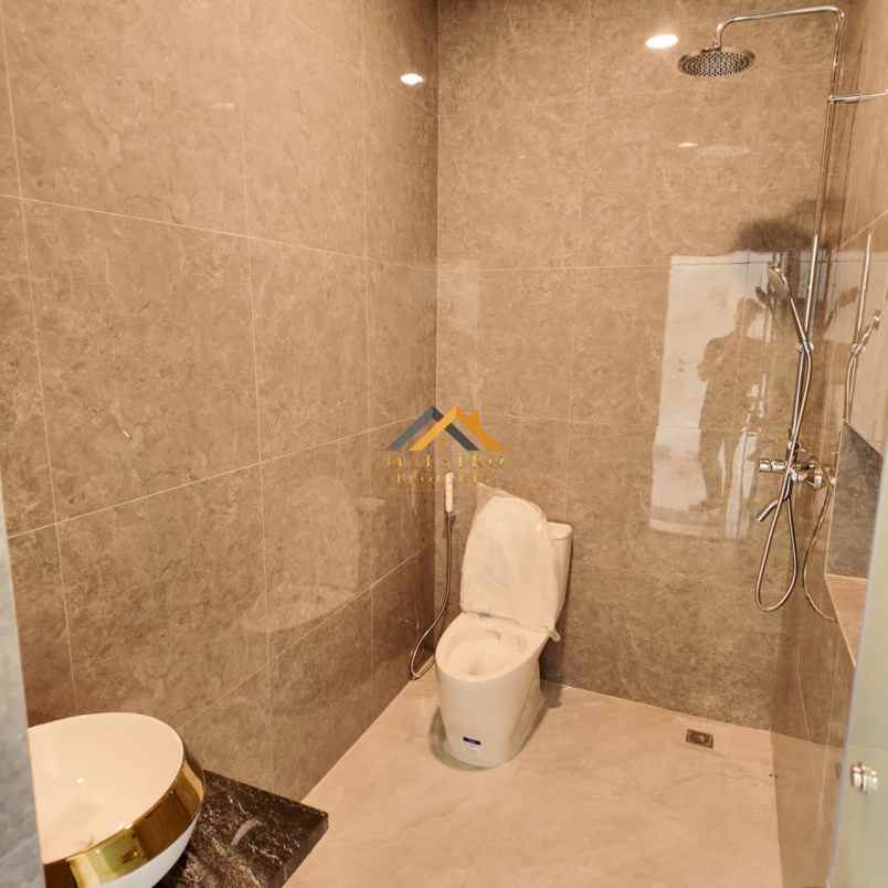 dijual rumah komplek cemara hijau jalan