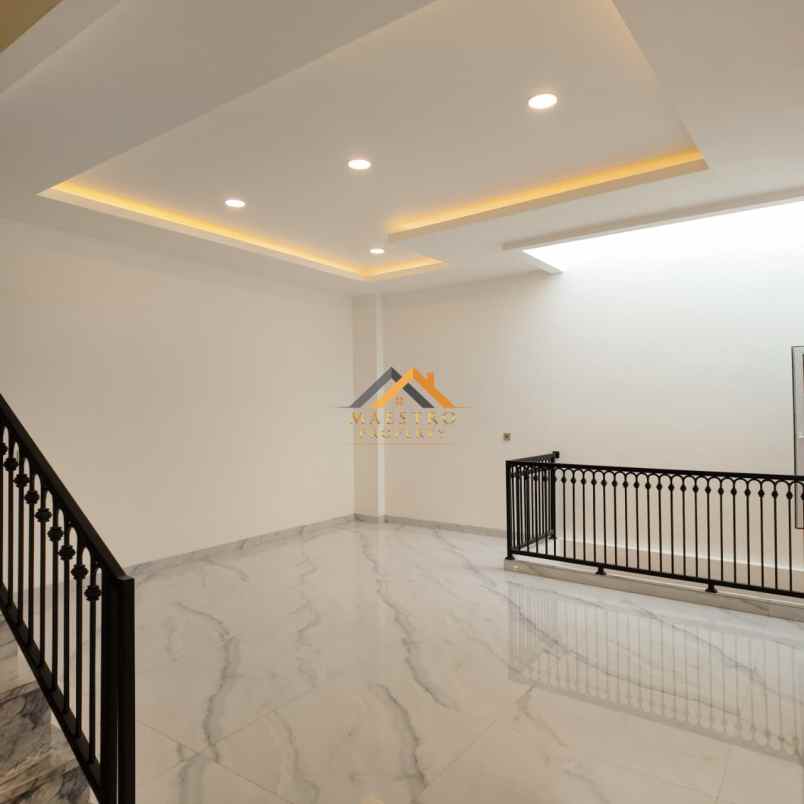 dijual rumah komplek cemara hijau jalan