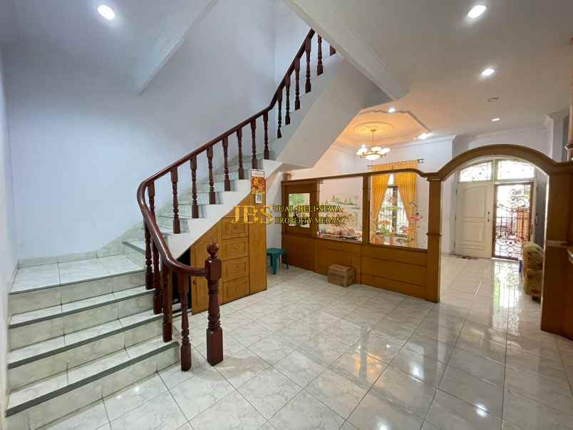 dijual rumah komplek cemara hijau jalan
