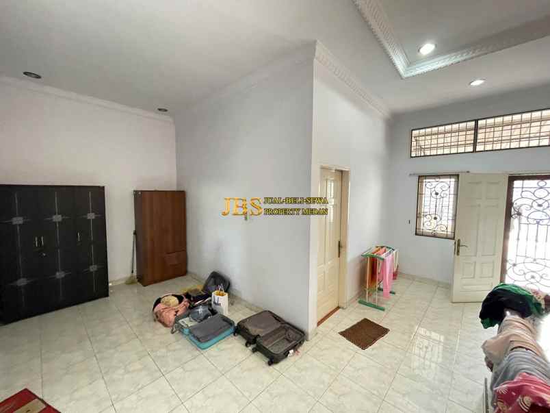 dijual rumah komplek cemara hijau jalan