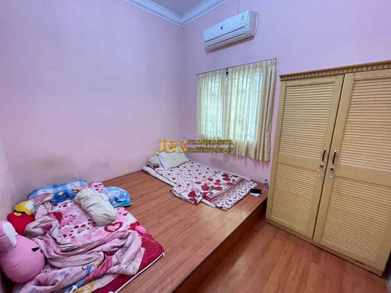 dijual rumah komplek cemara hijau jalan