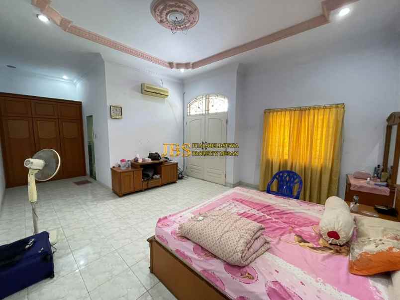 dijual rumah komplek cemara hijau jalan