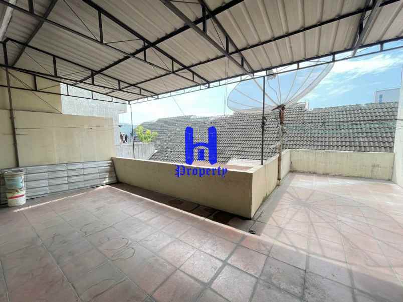 dijual rumah komplek cemara hijau jalan