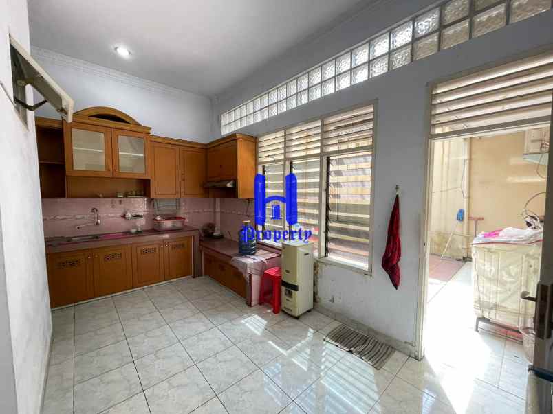 dijual rumah komplek cemara hijau jalan