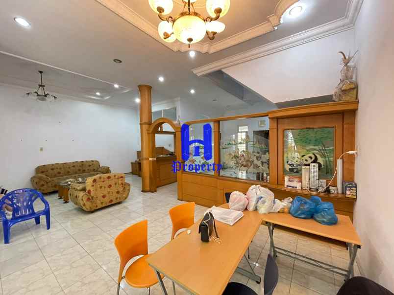 dijual rumah komplek cemara hijau jalan