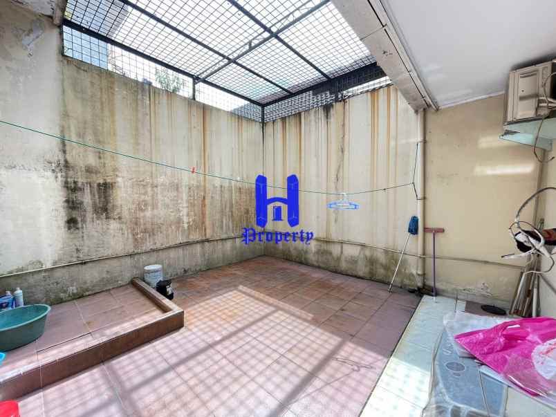 dijual rumah komplek cemara hijau jalan