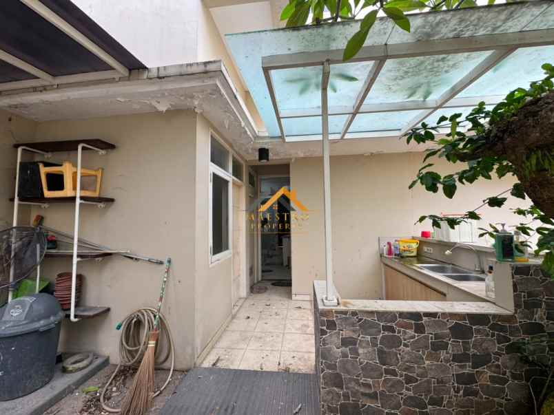 dijual rumah komplek citraland gama