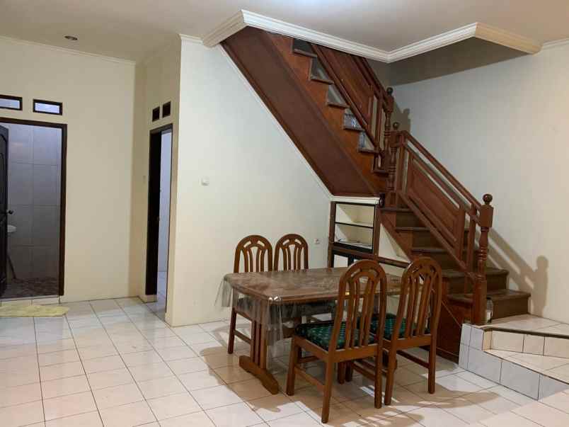 dijual rumah komplek gba griya bandung
