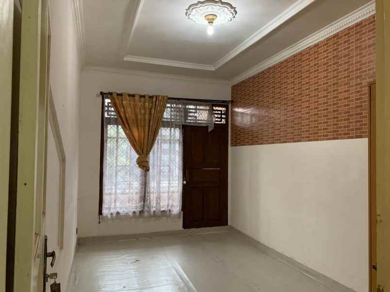 dijual rumah komplek gba griya bandung