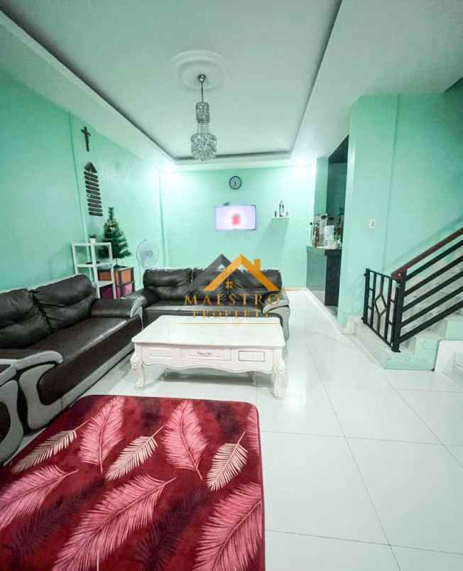 dijual rumah komplek givency one jalan