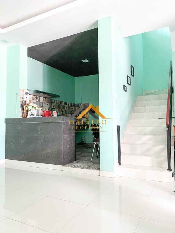 dijual rumah komplek givency one jalan