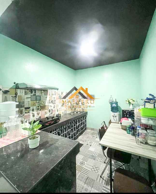 dijual rumah komplek givency one jalan