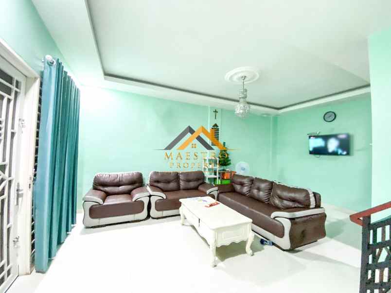 dijual rumah komplek givency one jalan