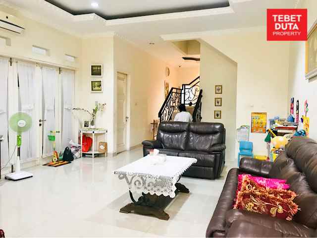 dijual rumah komplek gudang peluru