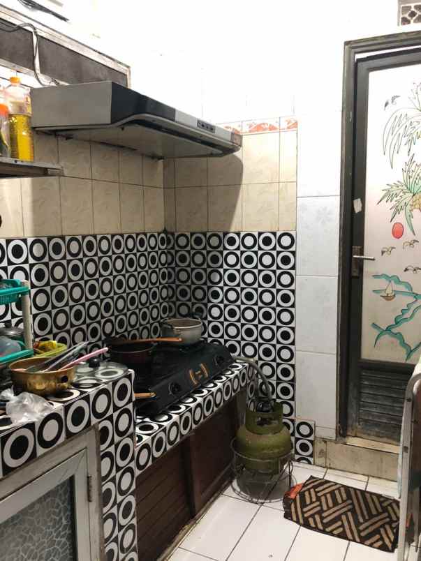 dijual rumah komplek kiara asri