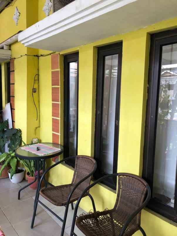 dijual rumah komplek kiara asri