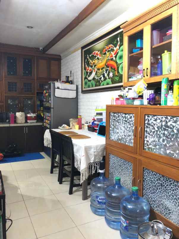 dijual rumah komplek kiara asri