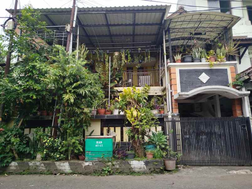 dijual rumah komplek kiara asri