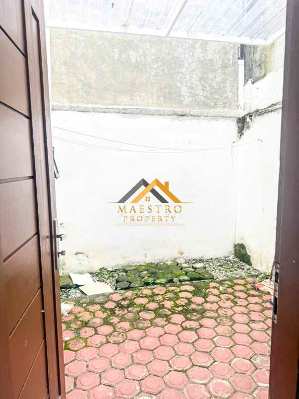 dijual rumah komplek mayfair residence