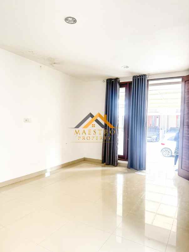 dijual rumah komplek mayfair residence