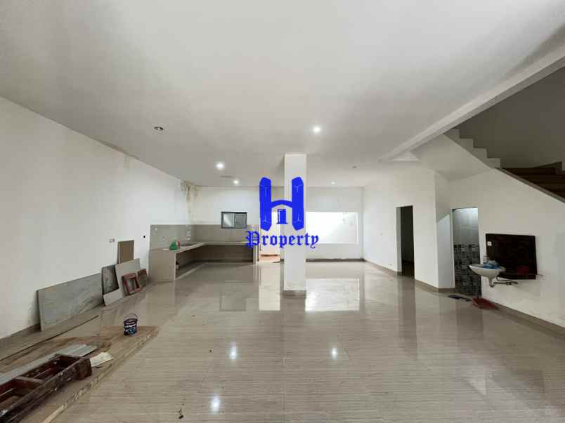 dijual rumah komplek medan resort city