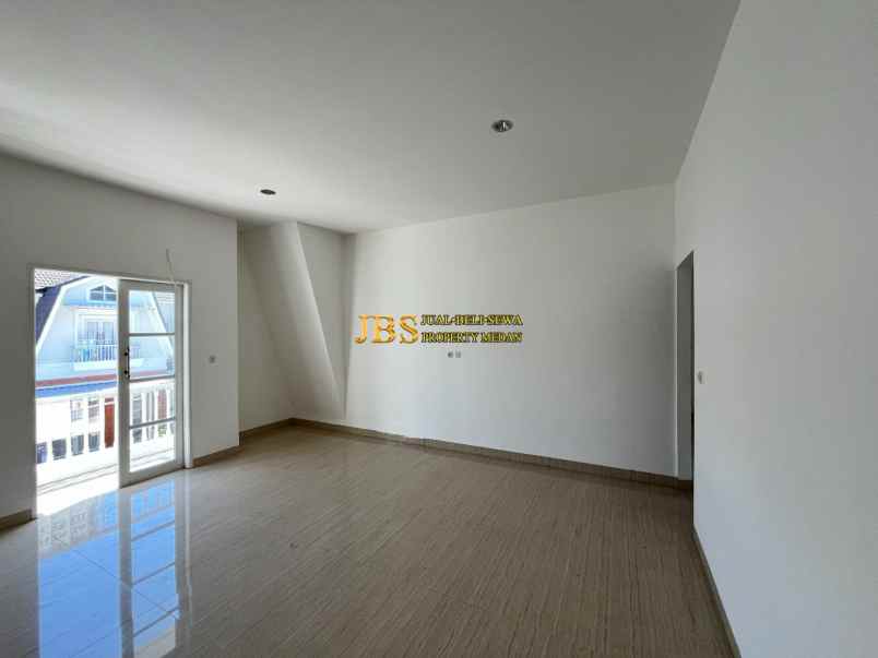 dijual rumah komplek medan resort city