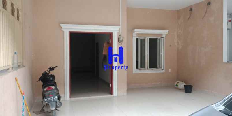 dijual rumah komplek platina asri