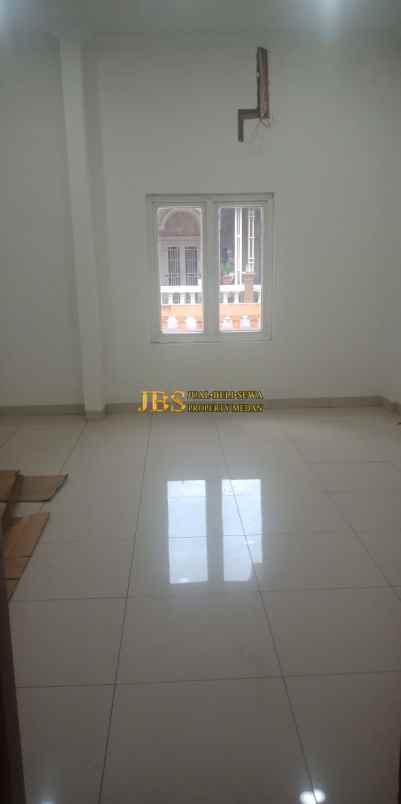 dijual rumah komplek platina asri