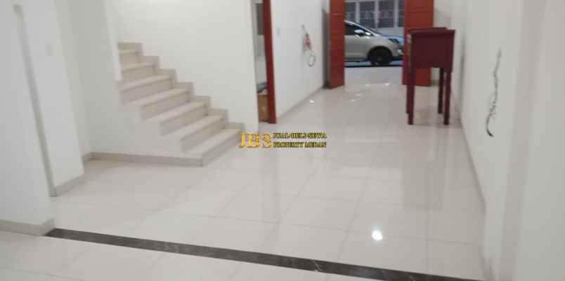 dijual rumah komplek platina asri