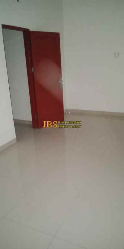 dijual rumah komplek platina asri