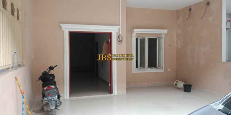 dijual rumah komplek platina asri