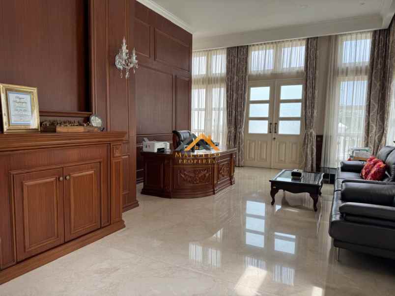 dijual rumah komplek riverview polonia