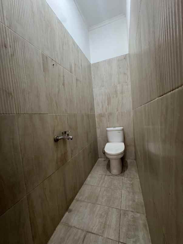 dijual rumah komplek sayana terrace