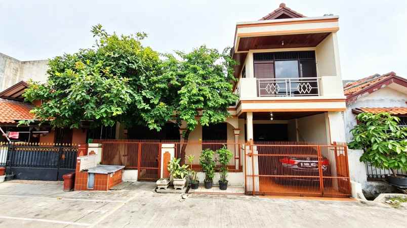 dijual rumah komplek sbs
