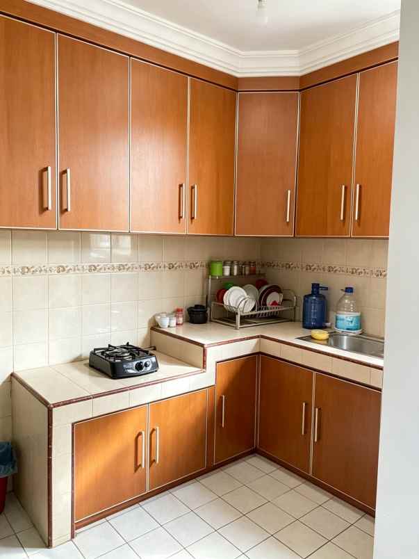 dijual rumah komplek sbs