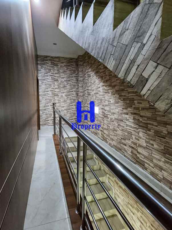 dijual rumah komplek tenun indah jalan