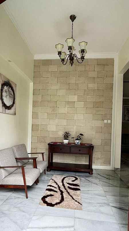 dijual rumah komplek vila cinere mas