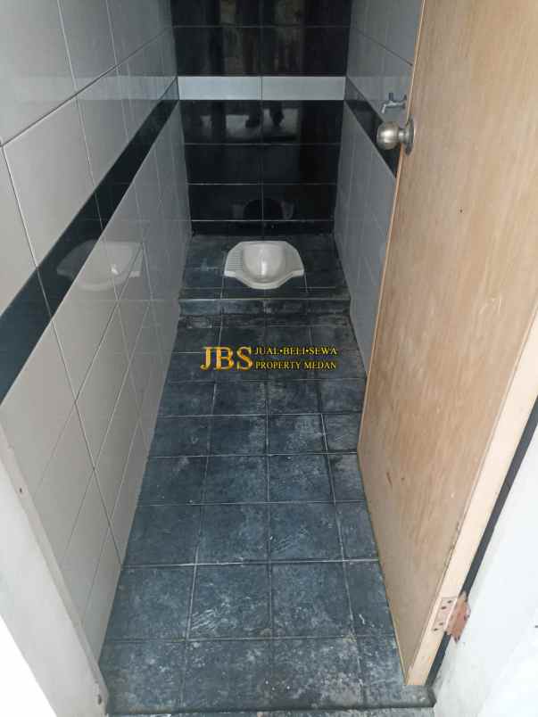 dijual rumah komplek villa zeqita jalan