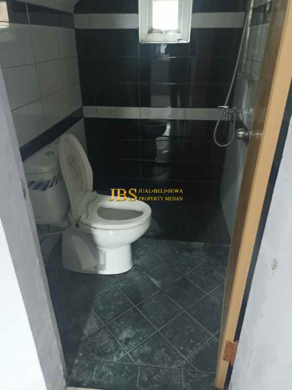 dijual rumah komplek villa zeqita jalan