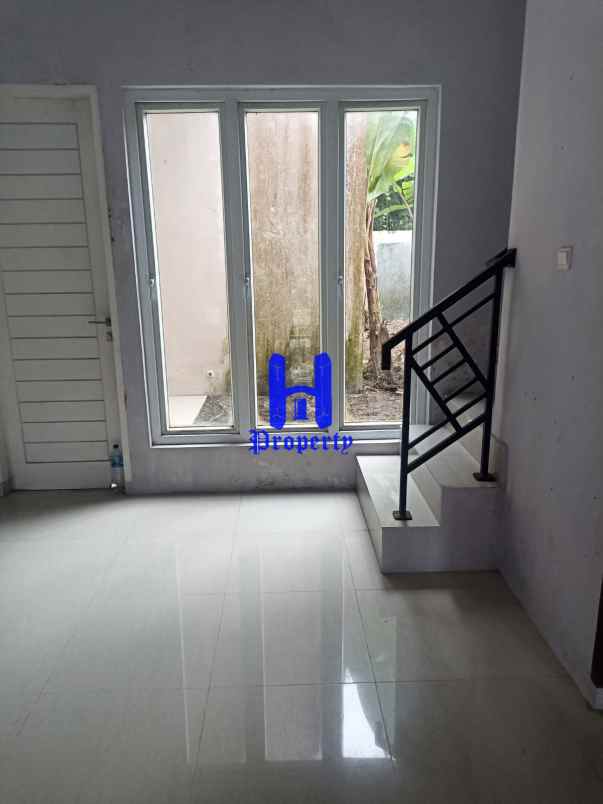 dijual rumah komplek villa zeqita jalan