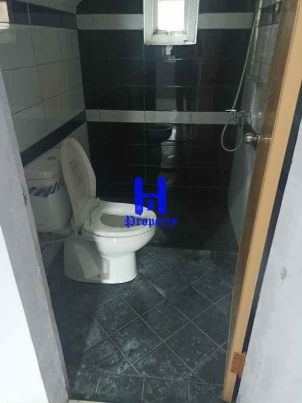 dijual rumah komplek villa zeqita jalan