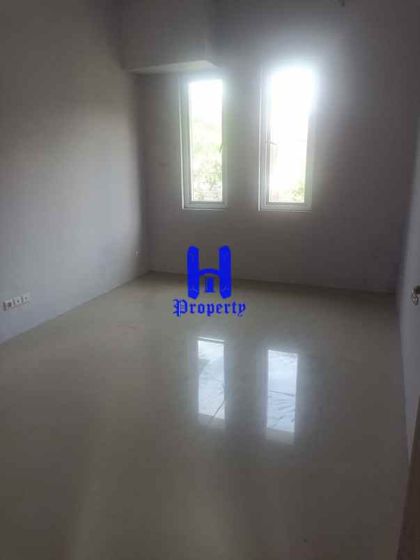 dijual rumah komplek villa zeqita jalan