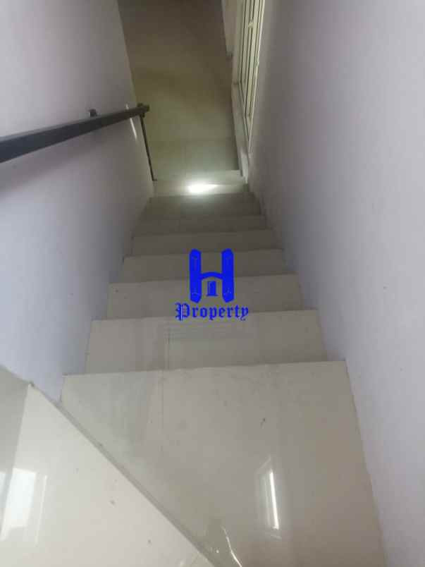 dijual rumah komplek villa zeqita jalan