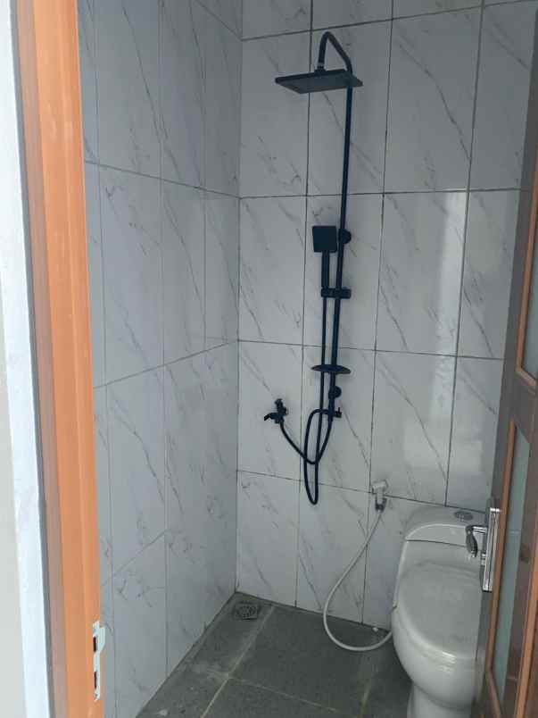 dijual rumah kota baru