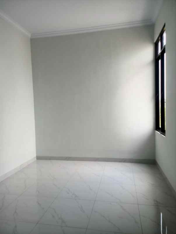 dijual rumah kota harapan indah bekasi