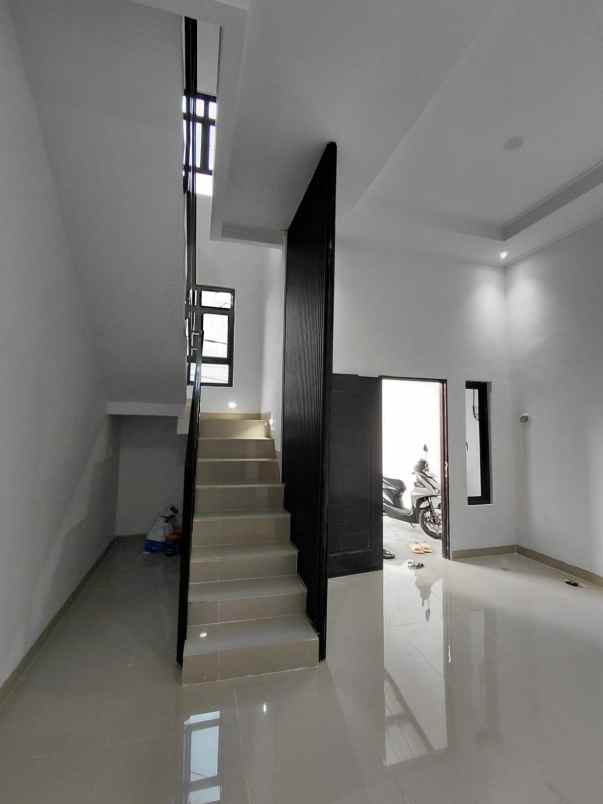 dijual rumah kota harapan indah bekasi