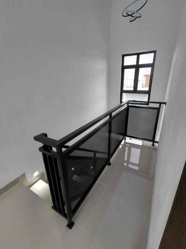 dijual rumah kota harapan indah bekasi