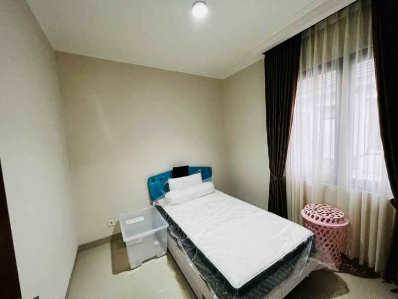 dijual rumah kota wisata cibubur