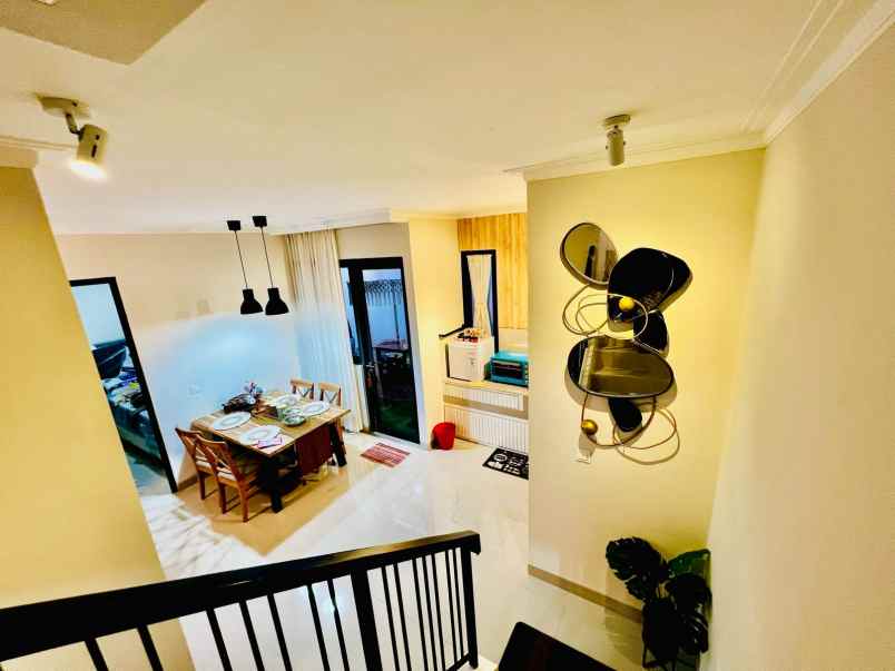 dijual rumah kota wisata cibubur