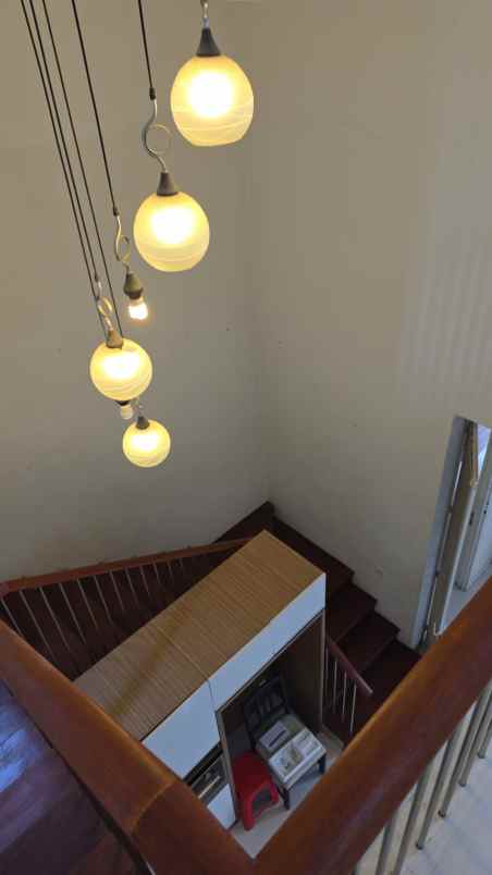 dijual rumah la rizwood pakuwon indah